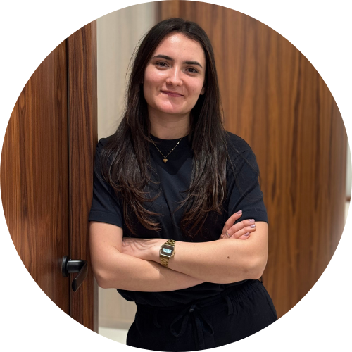 Irina recepcionista en Utopía Clinique Valencia